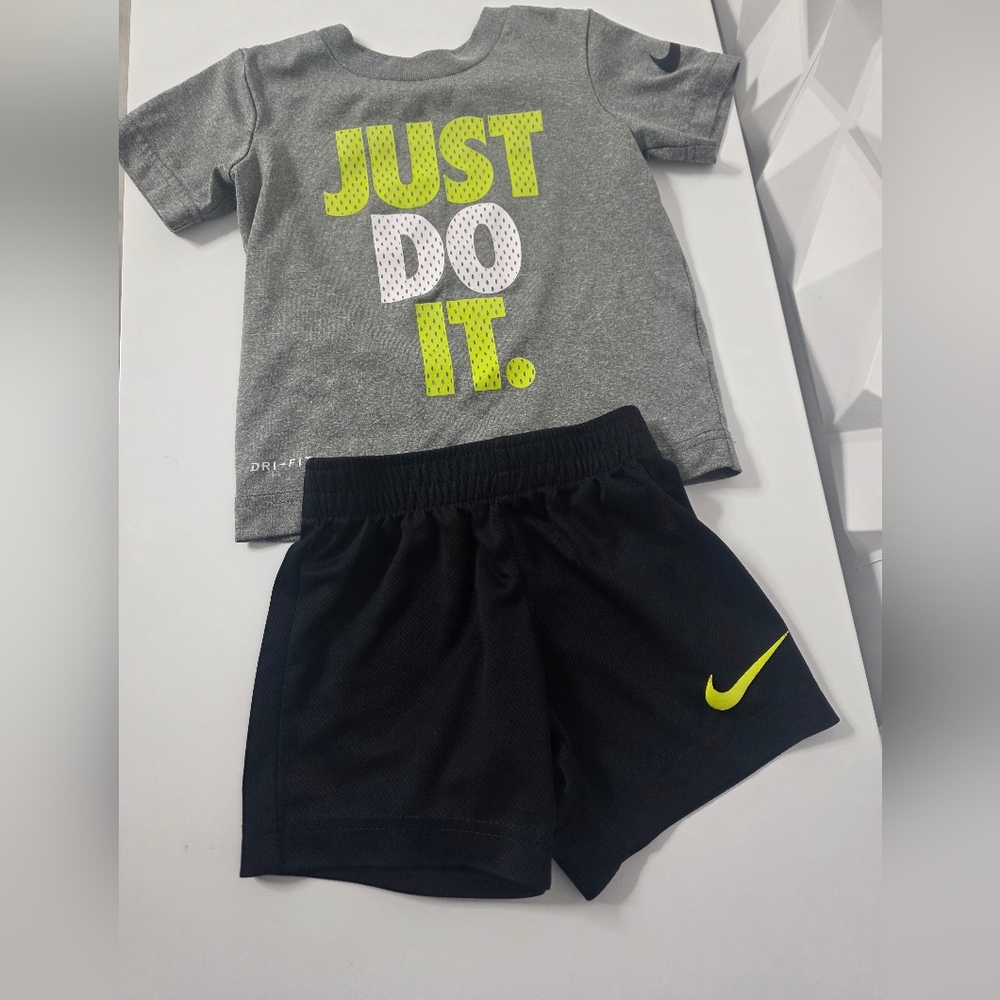 Nike Gray and Black Toddler Set with Neon Accents Size 1-2 Years